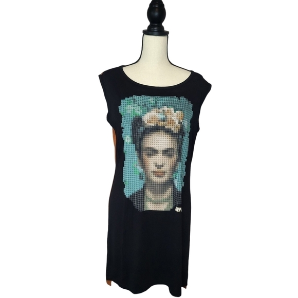 Ay Guey Tops - Ay Guey Tunic Top Graphic Frida Khalo Black Brown Split Sides Sleeveless NWT